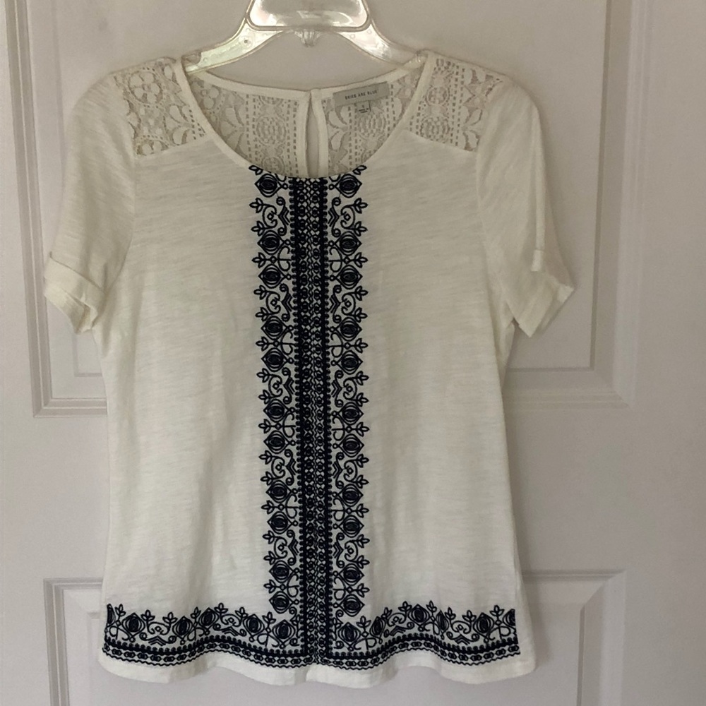 Skies Are Blue Embroidered and Lace Top Small